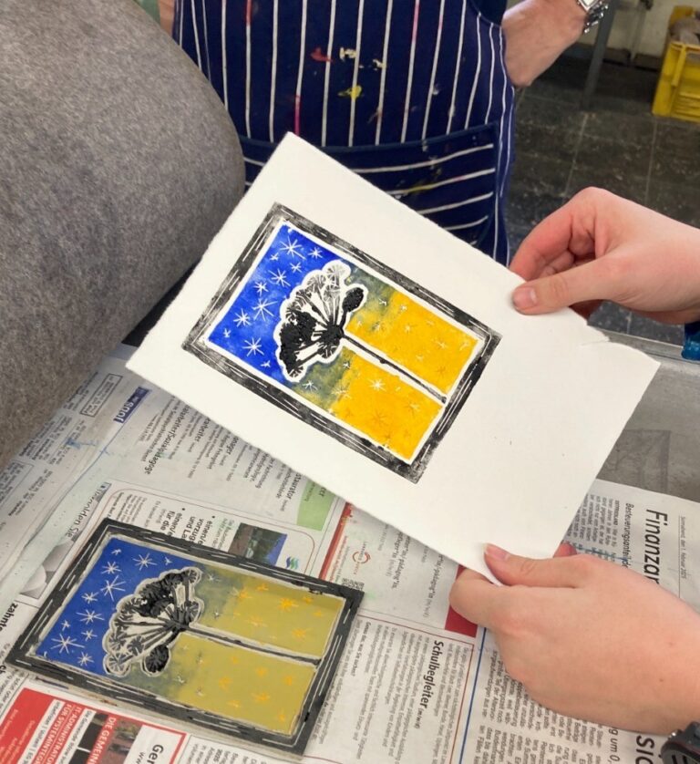 bunte Blume selbst gedruckt auf Papier